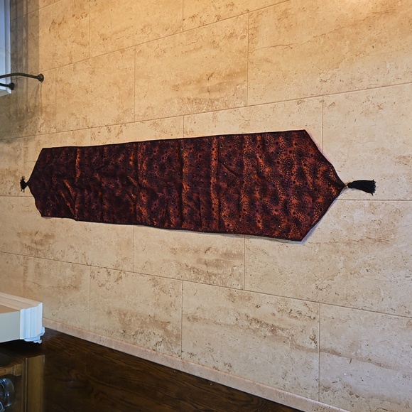 Vintage Hallmark Halloween table runner Spiders Spiderweb Glitter - Picture 2 of 9